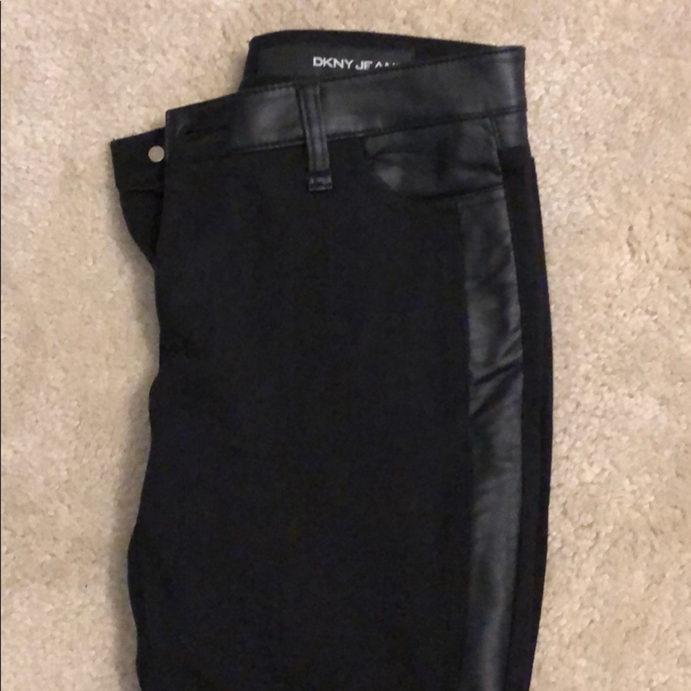 DKNY ankle length jeans